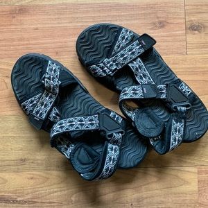 avia hiking sandals